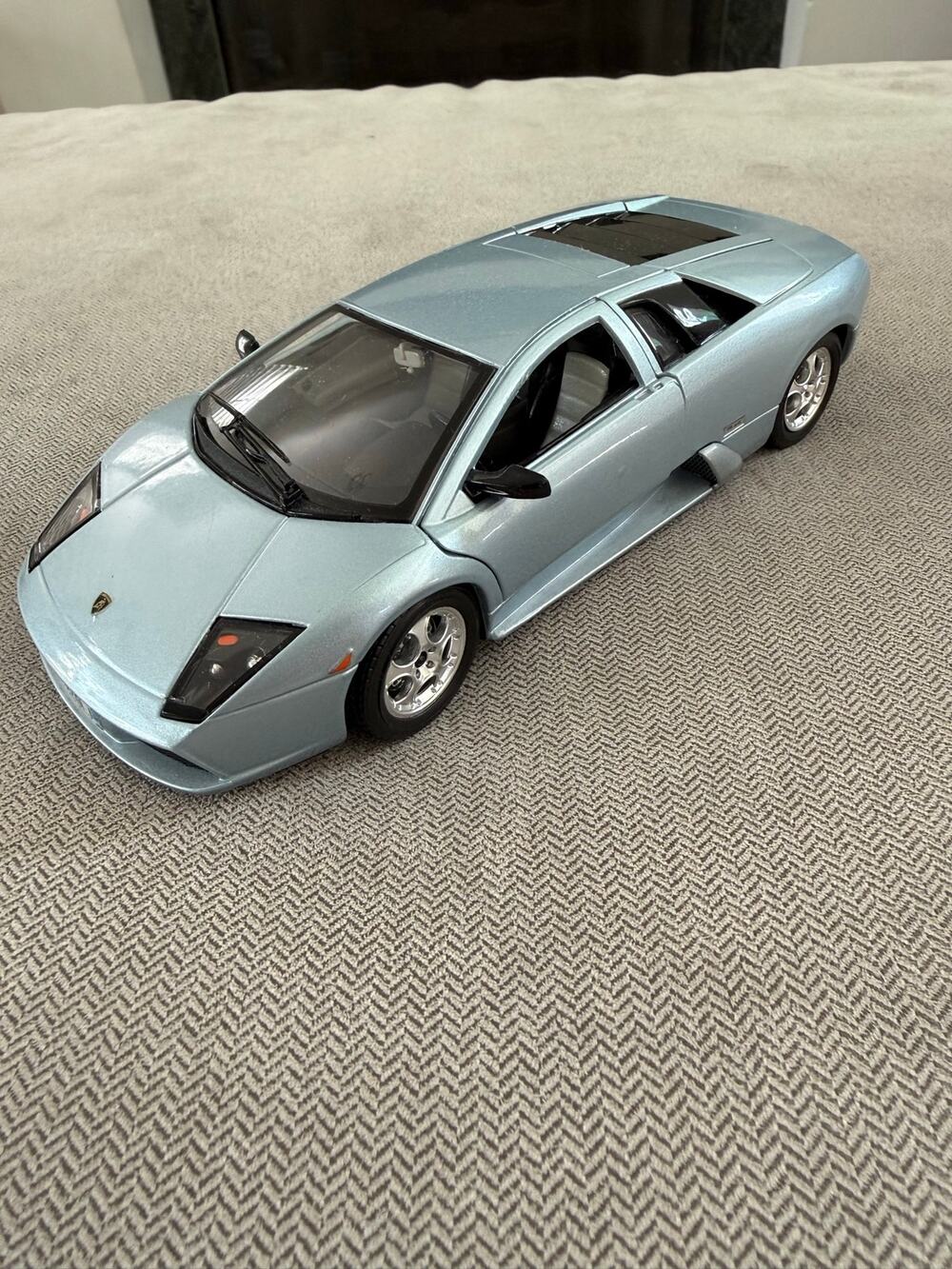 Bburago Lamborghini Murcielago 1:24 Diecast Model Car Blue Made in Italy